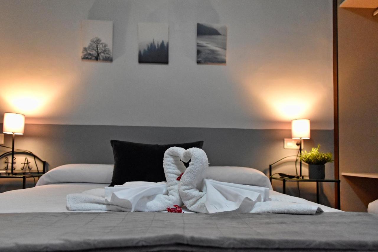 Hotel Rural & Restaurante Las Camaretas Cortes de la Frontera Ngoại thất bức ảnh